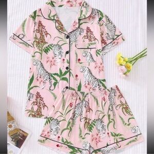 Floral & Tiger Printed Women's Pajama Set, Comfortable Short Sleeve Button-Down